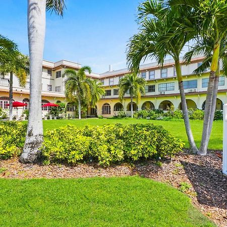 Crystal Bay Historic Hotel St. Petersburg Ngoại thất bức ảnh